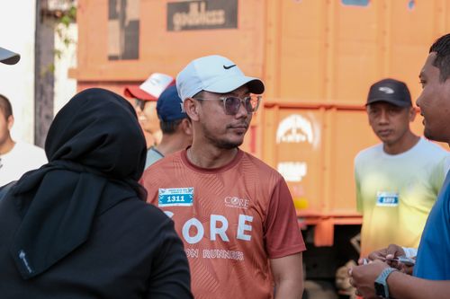 Race photo from Shake Out Run Jabar 10K