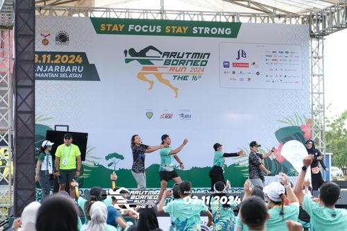 Race photo from Arutmin Borneo Run 2024