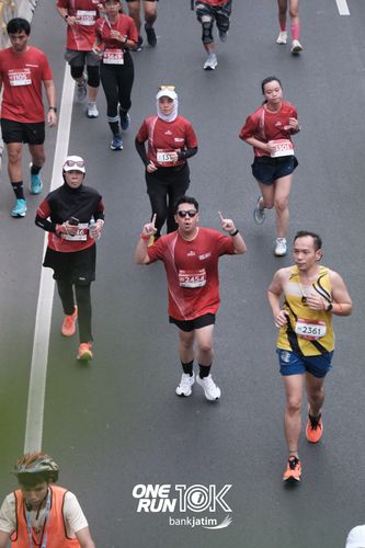 Race photo from ONE RUN 10 K