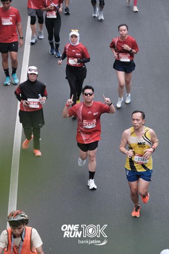 Race photo from ONE RUN 10 K