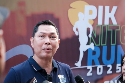Race photo from PIK NITE RUN VIBES