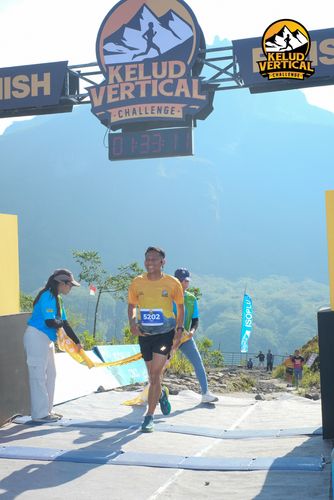 Race photo from Kelud Vertical Challenge 2024