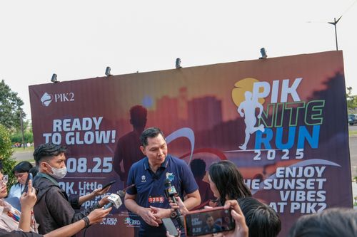 Race photo from PIK NITE RUN VIBES