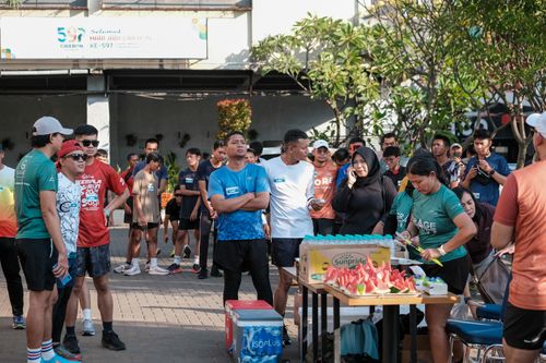 Race photo from Shake Out Run Jabar 10K