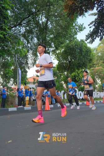 Race photo from Isoplus Run 2024 Surabaya