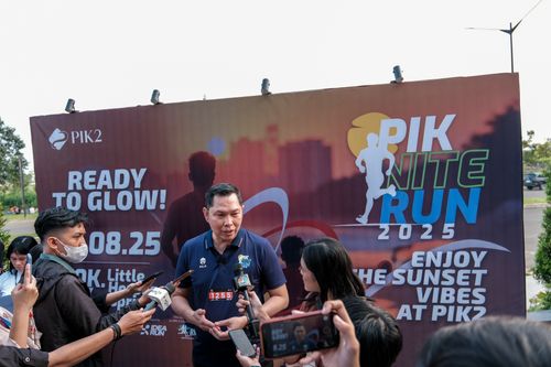Race photo from PIK NITE RUN VIBES