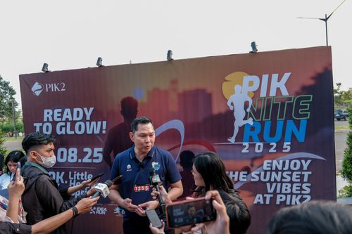 Race photo from PIK NITE RUN VIBES