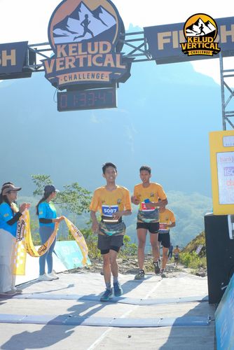 Race photo from Kelud Vertical Challenge 2024
