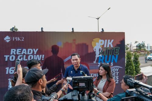 Race photo from PIK NITE RUN VIBES