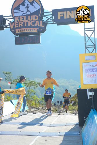 Race photo from Kelud Vertical Challenge 2024