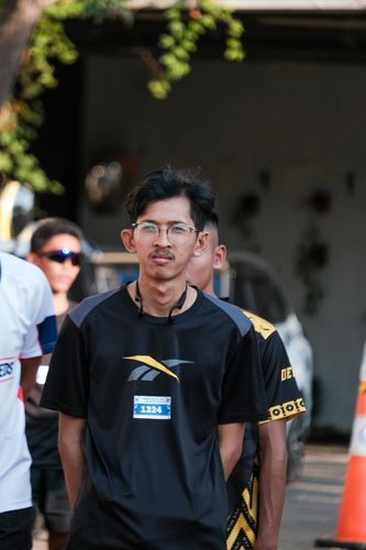 Race photo from Shake Out Run Jabar 10K