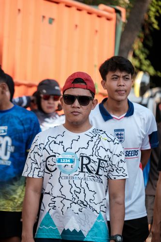 Race photo from Shake Out Run Jabar 10K