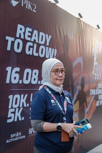 Race photo from PIK NITE RUN VIBES