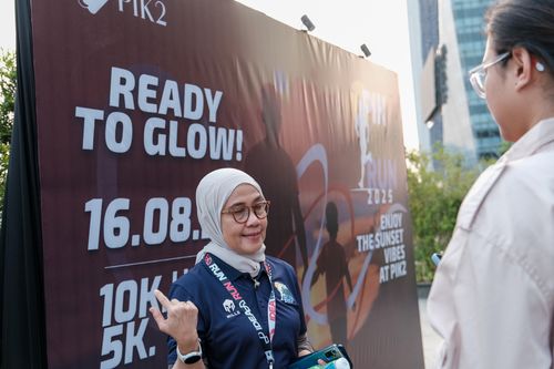 Race photo from PIK NITE RUN VIBES