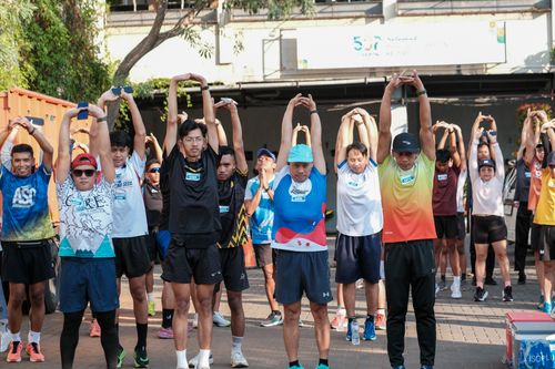 Race photo from Shake Out Run Jabar 10K