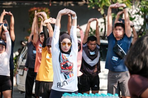 Race photo from Shake Out Run Jabar 10K