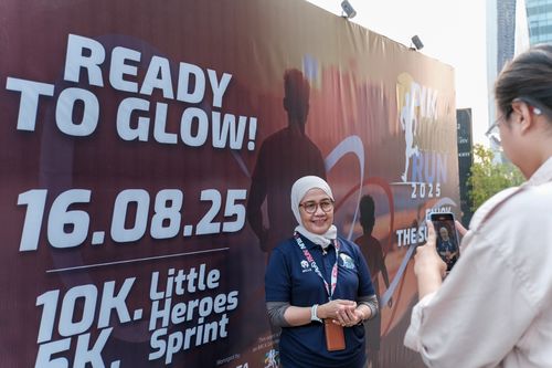 Race photo from PIK NITE RUN VIBES
