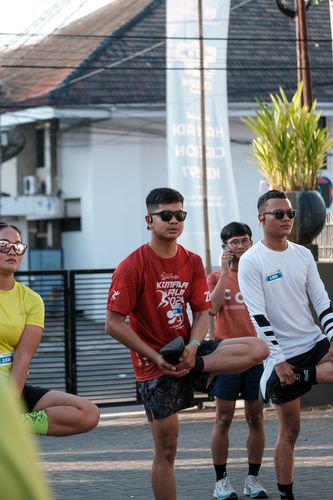 Race photo from Shake Out Run Jabar 10K