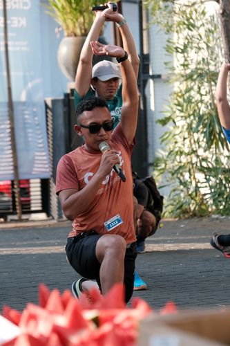Race photo from Shake Out Run Jabar 10K