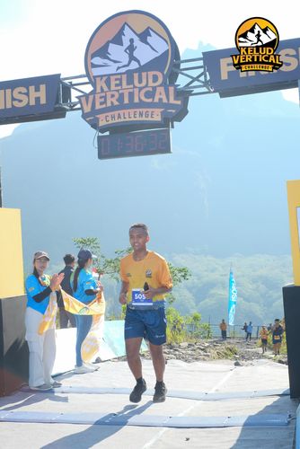 Race photo from Kelud Vertical Challenge 2024