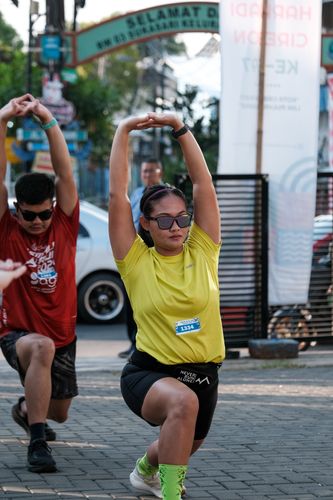 Race photo from Shake Out Run Jabar 10K