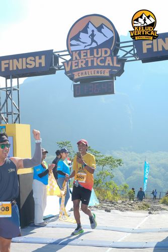 Race photo from Kelud Vertical Challenge 2024