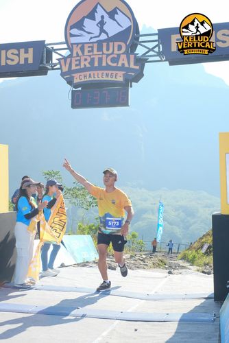 Race photo from Kelud Vertical Challenge 2024