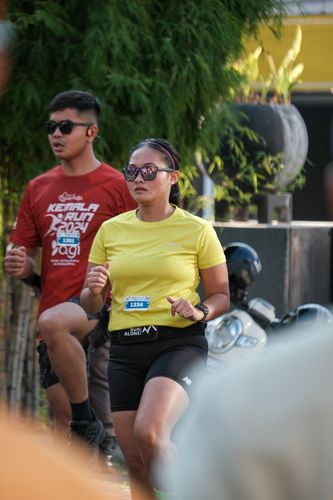 Race photo from Shake Out Run Jabar 10K