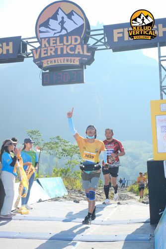 Race photo from Kelud Vertical Challenge 2024