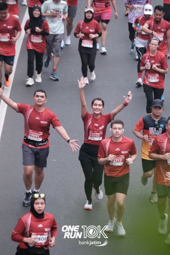 Race photo from ONE RUN 10 K