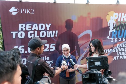 Race photo from PIK NITE RUN VIBES