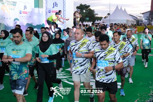 Race photo from Arutmin Borneo Run 2024