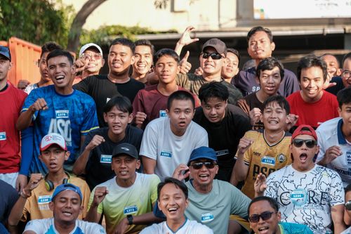 Race photo from Shake Out Run Jabar 10K