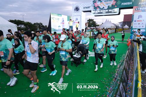 Race photo from Arutmin Borneo Run 2024