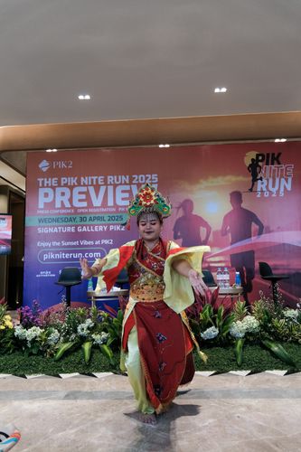 Race photo from PIK NITE RUN VIBES