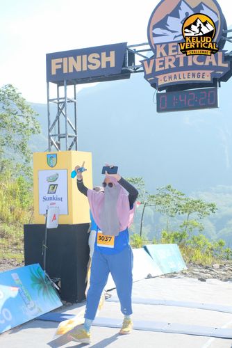 Race photo from Kelud Vertical Challenge 2024