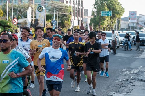 Race photo from Shake Out Run Jabar 10K