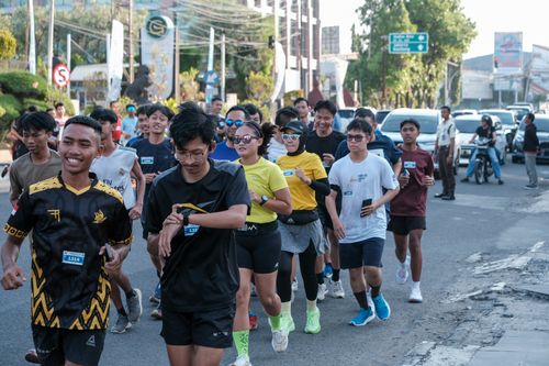 Race photo from Shake Out Run Jabar 10K