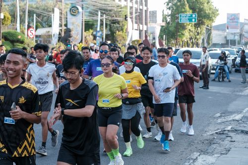 Race photo from Shake Out Run Jabar 10K