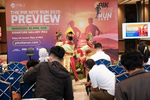 Race photo from PIK NITE RUN VIBES