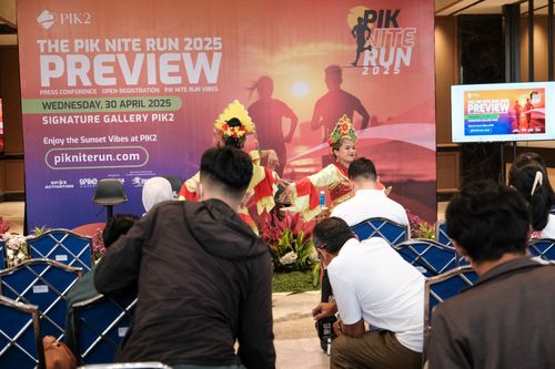Race photo from PIK NITE RUN VIBES