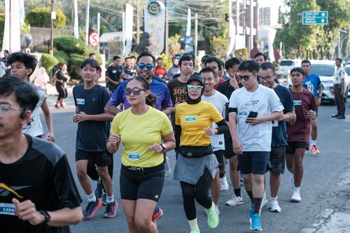 Race photo from Shake Out Run Jabar 10K