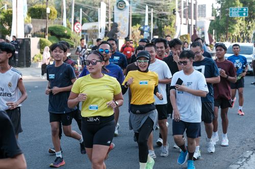 Race photo from Shake Out Run Jabar 10K