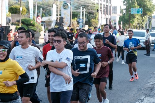 Race photo from Shake Out Run Jabar 10K