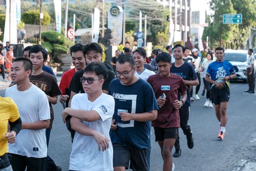 Race photo from Shake Out Run Jabar 10K