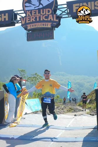 Race photo from Kelud Vertical Challenge 2024