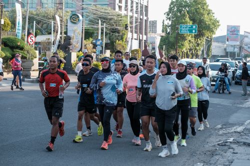Race photo from Shake Out Run Jabar 10K