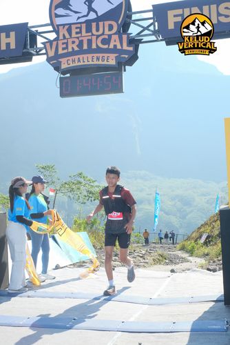 Race photo from Kelud Vertical Challenge 2024