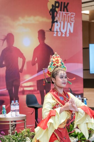 Race photo from PIK NITE RUN VIBES
