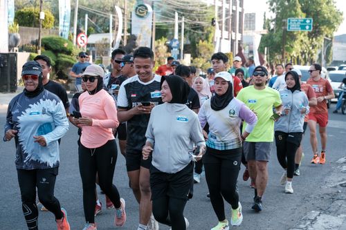Race photo from Shake Out Run Jabar 10K